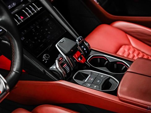 Used 2022 Lamborghini Urus image 60