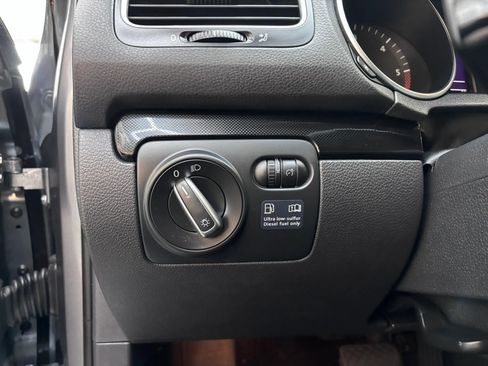 Used 2011 Volkswagen Jetta TDI FWD image 11