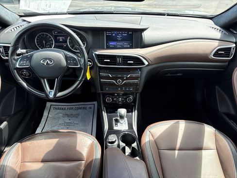 Used 2017 INFINITI QX30 Premium w/ Navigation Package AWD/4WD image 11