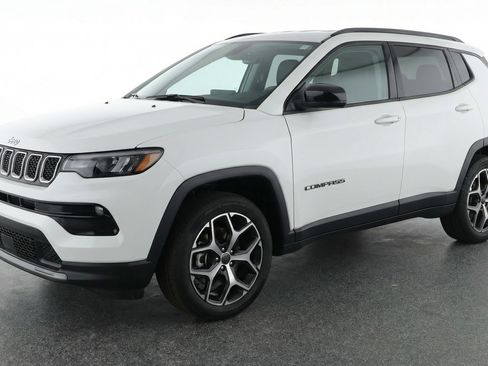 Used 2025 Jeep Compass Limited image 3