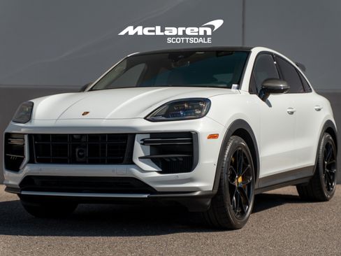 Used 2024 Porsche Cayenne Turbo GT AWD/4WD image 3