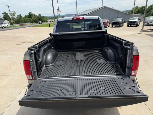 Used 2019 RAM 1500 Classic SLT AWD/4WD image 40