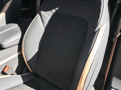 Used 2025 Bentley Continental GT Speed image 39