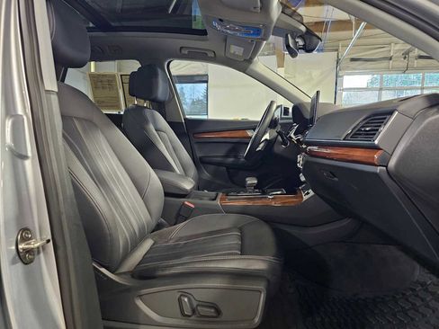 Used 2023 Audi Q5 2.0T Premium w/ Convenience Package image 10