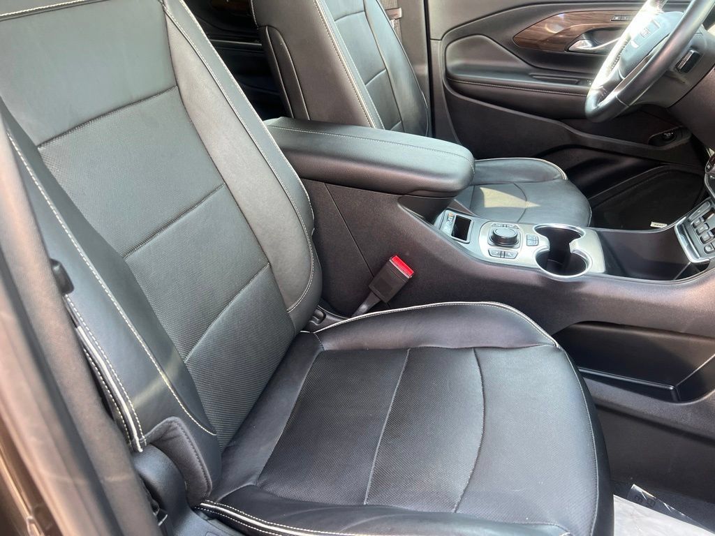 Used 2020 GMC Terrain Denali w/ Denali Premium Package FWD image 19