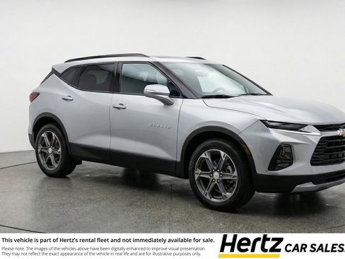 Used 2025 Chevrolet Blazer LT FWD image 1