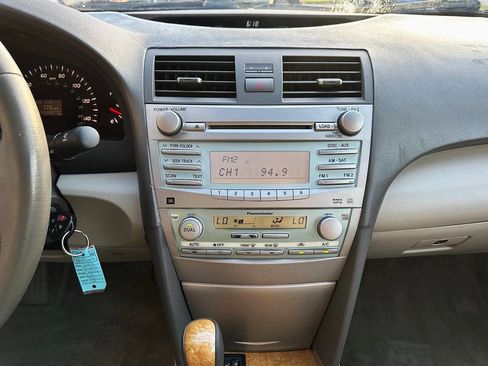 Used 2007 Toyota Camry XLE image 19