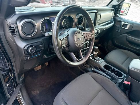 Used 2023 Jeep Wrangler Unlimited w/ Cold Weather Group image 10