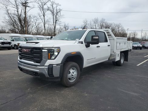 New 2025 GMC Sierra 3500 Pro w/ Convenience Package AWD/4WD image 9