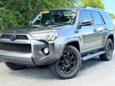 Used 2018 Toyota 4Runner SR5 Premium RWD image 2