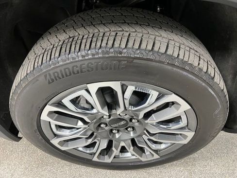 Used 2023 GMC Sierra 1500 Denali Ultimate AWD/4WD image 17