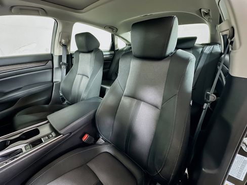 Certified 2018 Honda Accord EX image 19