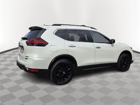 Used 2018 Nissan Rogue SV image 6