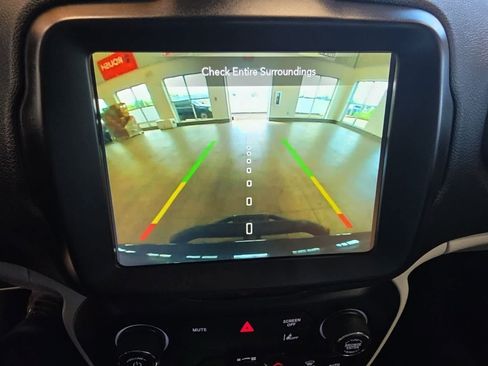 Used 2021 Jeep Renegade Limited w/ Trailer Tow Group AWD/4WD image 27