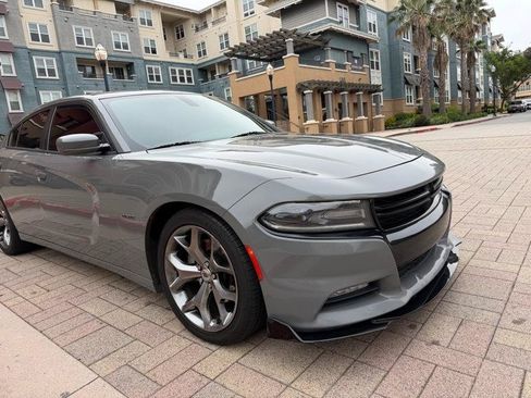 Used 2017 Dodge Charger R/T w/ Navigation & Travel Group RWD image 19