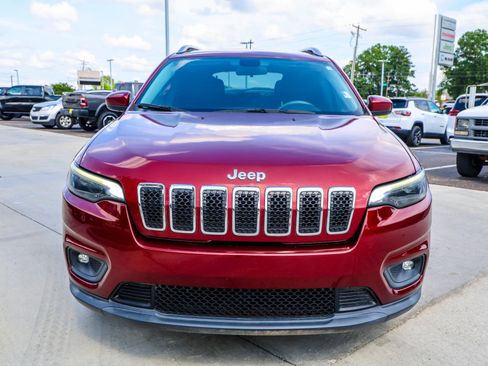 Used 2019 Jeep Cherokee Latitude w/ Popular Appearance Group FWD image 3