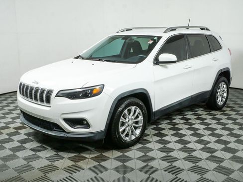 Used 2019 Jeep Cherokee Latitude w/ Popular Appearance Group FWD image 23