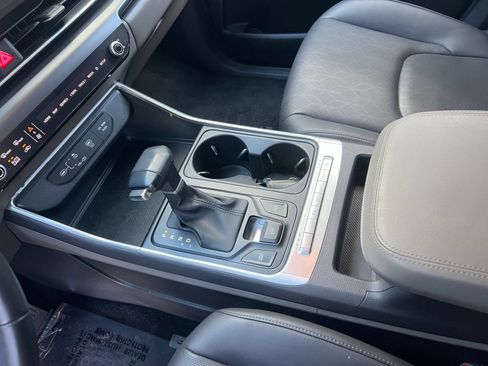 Used 2026 Kia Carnival FWD image 45