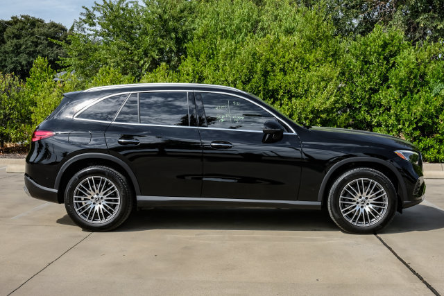 Used 2025 Mercedes-Benz GLC 300 4MATIC image 8
