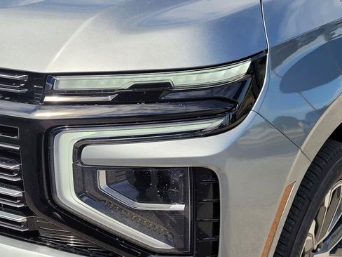 New 2026 Chevrolet Tahoe High Country w/ Sun And Tow Package AWD/4WD image 5