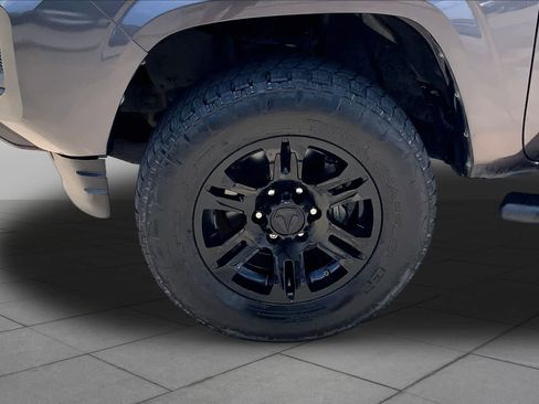 Used 2022 Toyota Tacoma SR w/ SR Convenience Package RWD image 10