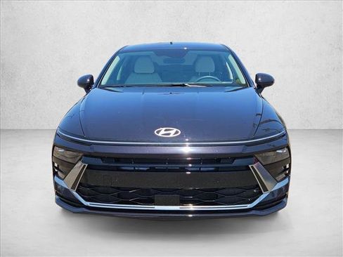 Used 2025 Hyundai Sonata SEL FWD image 2