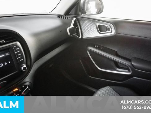 Used 2025 Kia Soul LX w/ LX Technology Package FWD image 33
