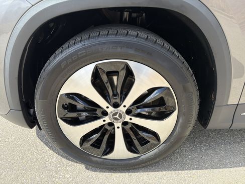 Used 2025 Mercedes-Benz GLA 250 4MATIC image 11