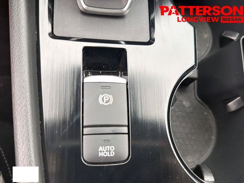 Used 2025 Nissan Rogue SV FWD image 11