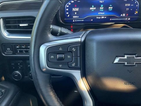 Used 2022 Chevrolet Tahoe Z71 w/ Luxury Package AWD/4WD image 13