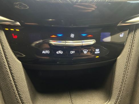 Used 2021 Cadillac XT6 Premium Luxury image 17