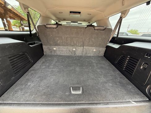 Used 2019 Cadillac Escalade ESV Luxury AWD/4WD image 23