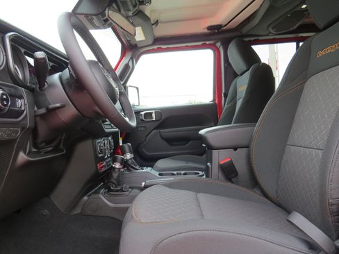 New 2025 Jeep Gladiator Mojave image 19