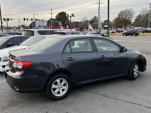 Used 2011 Toyota Corolla LE image 4