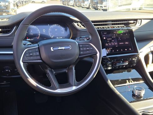 New 2025 Jeep Grand Cherokee Laredo X w/ Luxury Tech Group I image 20