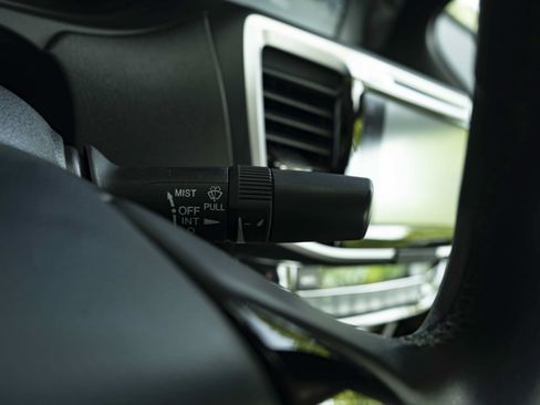 Used 2017 Honda Accord EX-L image 24
