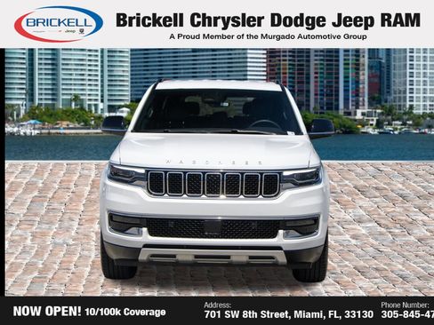 Used 2024 Jeep Wagoneer L Series II w/ Flexible Seating Group AWD/4WD image 2
