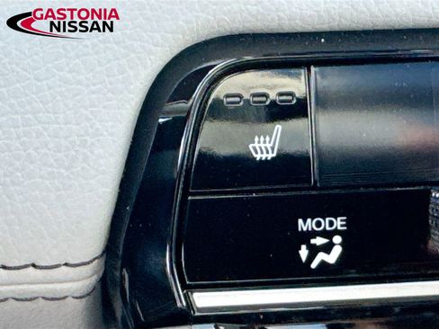 Used 2023 Honda Pilot Touring image 25