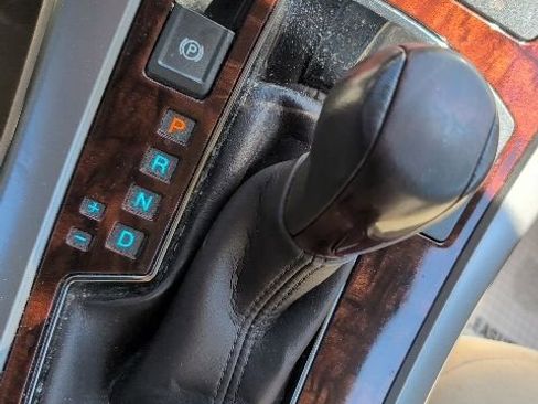 Used 2012 Buick LaCrosse Convenience FWD image 22