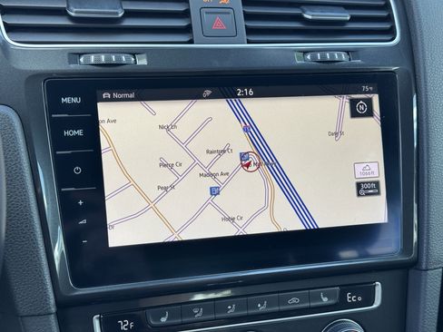 Used 2019 Volkswagen e-Golf SEL Premium image 25