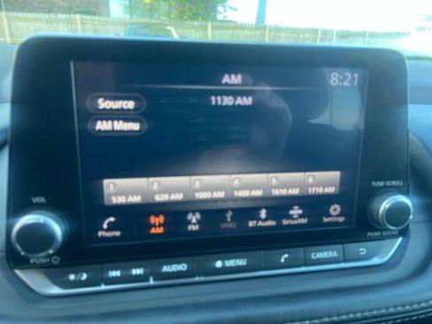 Used 2023 Nissan Rogue S AWD/4WD image 45