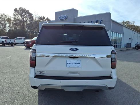 Certified 2019 Ford Expedition Limited w/ Equipment Group 302A image 3