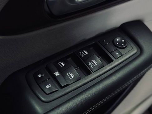 Used 2024 Chrysler Voyager LX FWD image 14