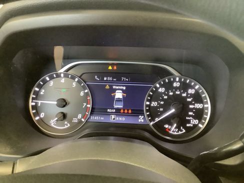Used 2022 Nissan Titan SV AWD/4WD image 8