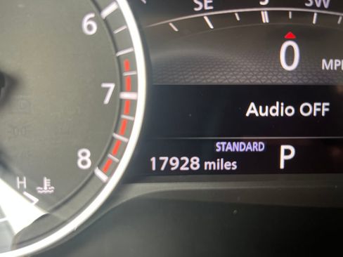 Used 2025 Nissan Pathfinder SL FWD image 17