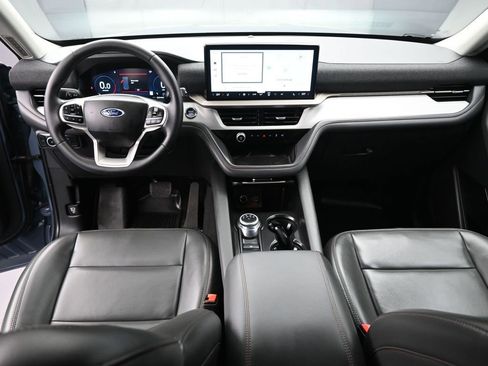 Used 2025 Ford Explorer Active w/ Active Comfort Package RWD image 22