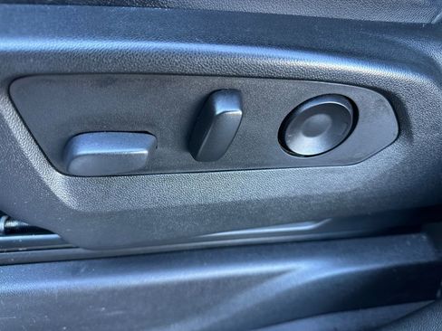 Used 2021 Chevrolet Tahoe Z71 w/ Z71 Off-Road Package image 34