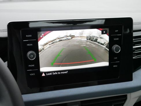 Certified 2025 Volkswagen Jetta SE image 29