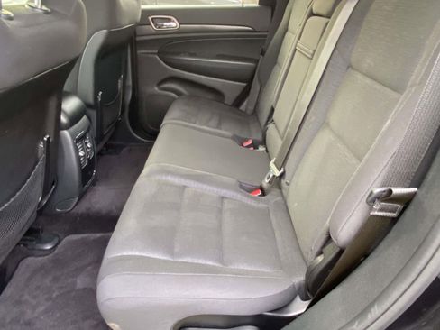 Used 2016 Jeep Grand Cherokee Laredo image 11