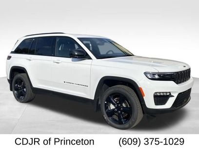 New 2025 Jeep Grand Cherokee Limited w/ Black Appearance Package